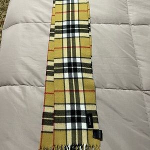Liz Claiborne women’s scarf EUC